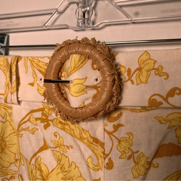 Maison d'Amelie Paris  shorts  Sz 10 linen blend  yellow white belt pleated - Picture 3 of 13